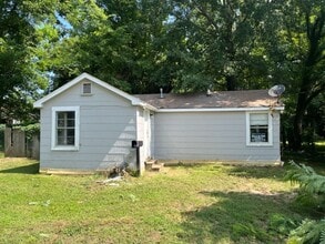 Building Photo - 2201 Naples St