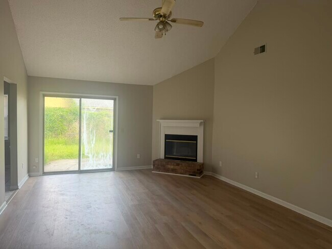 Foto del edificio - 727 Timber Ridge Trail