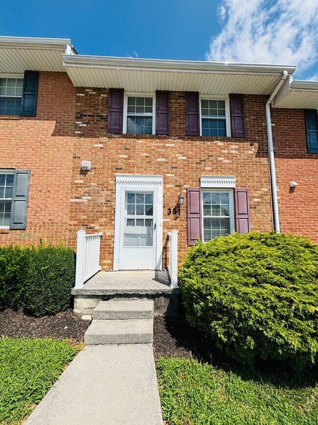 Foto del edificio - 2 Bedroom, 1.5 Bath Townhouse