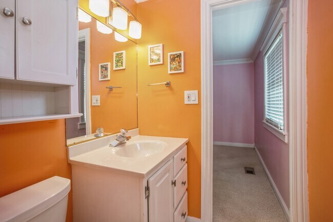 Foto del edificio - 923 Jeffery Ct