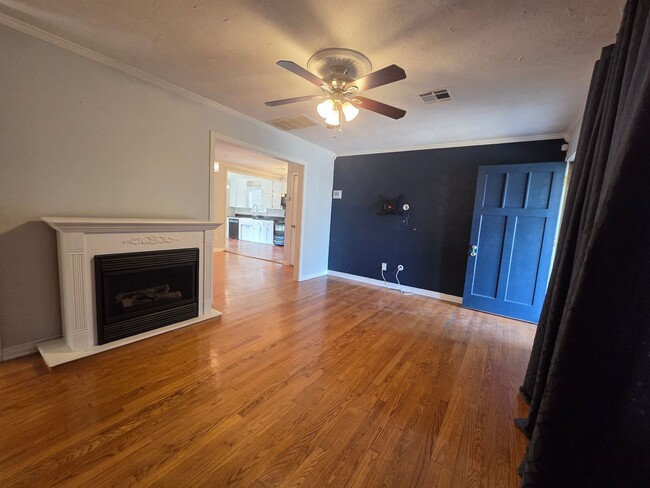 Building Photo - Charming Updated NW OKC Rental — Move-In Ready!