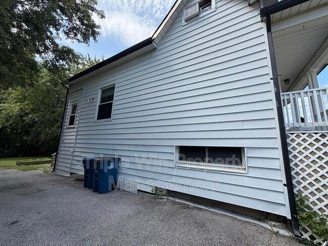 Foto del edificio - 7790 Folk Ave