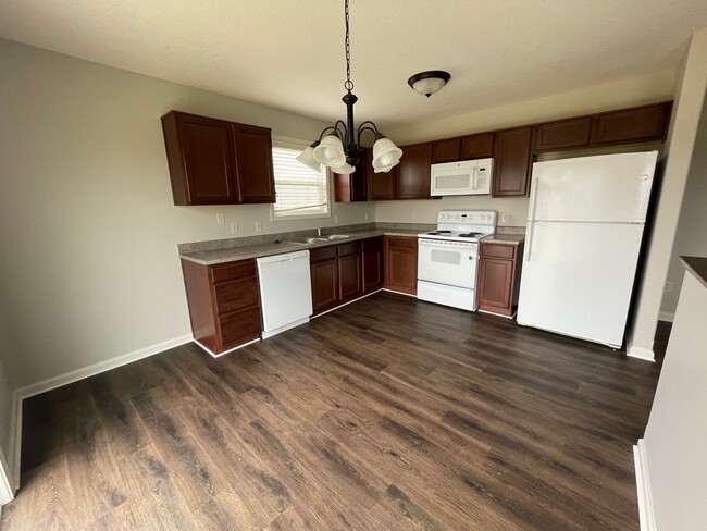 Foto del edificio - Home For Rent By Capital Property Management