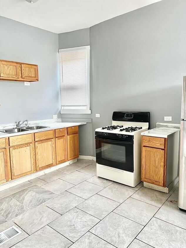 Primary Photo - 9710 S Avenue L