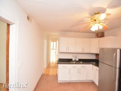 Foto del edificio - 2504 W Division St