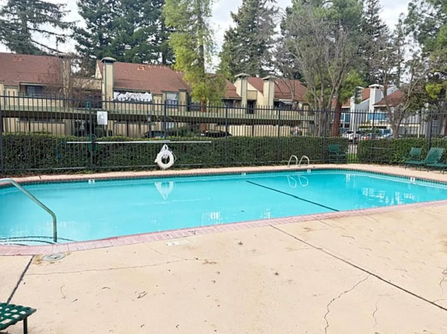 Building Photo - 750 Del Verde Cir