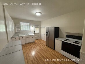 Building Photo - 986 S East St