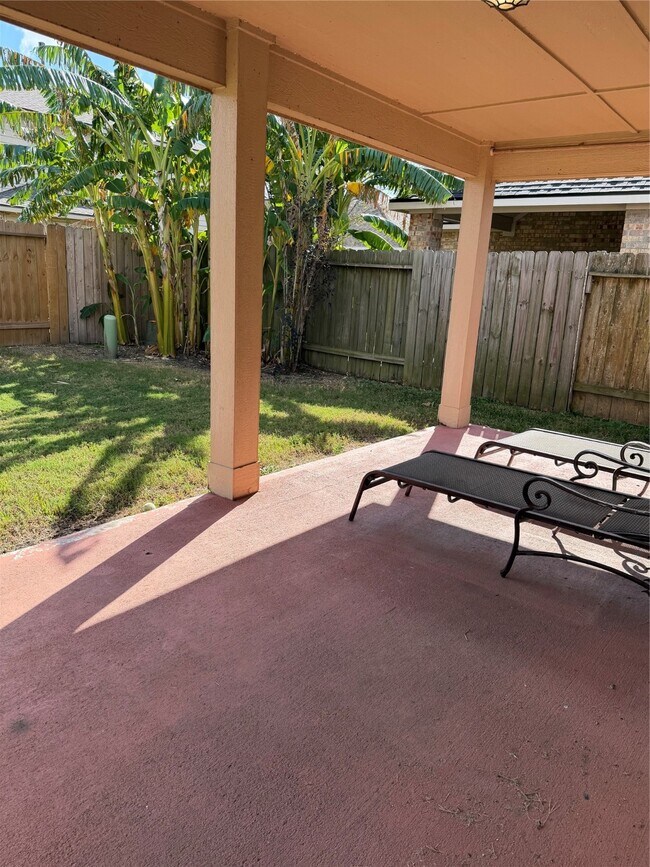 Foto del edificio - 9919 Opal Rock Dr