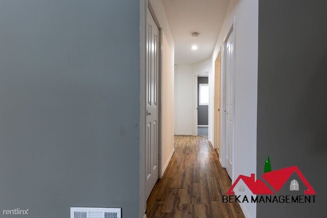 Building Photo - 3 br, 2 bath House - 188 Cedardale Ave
