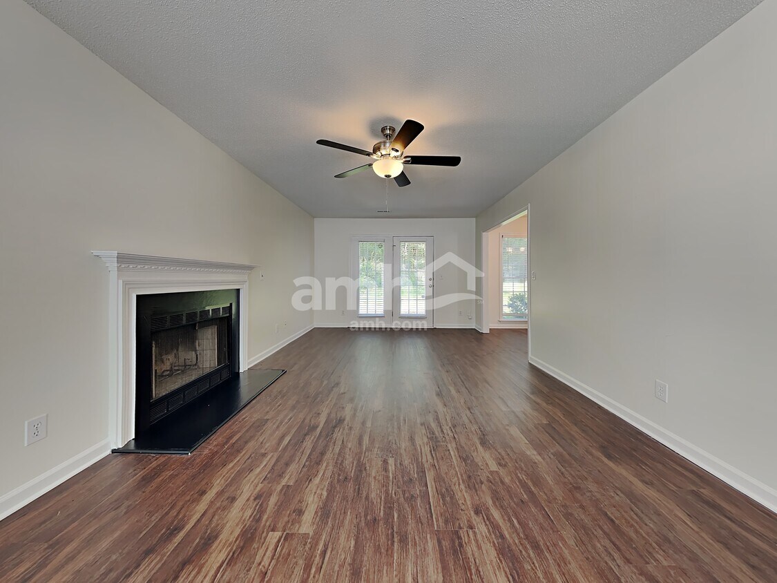 Foto principal - 5918 Highland Grove Dr