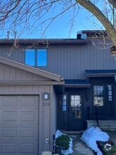 Building Photo - 215 W Park Ln