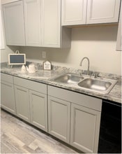 Building Photo - Yorkshire Realty