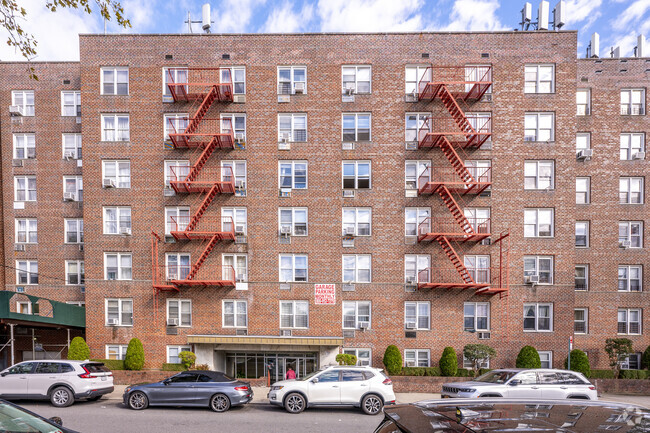 Building Photo - 2685 Homecrest Ave
