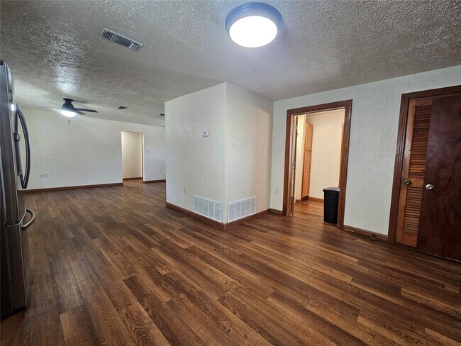 Foto del edificio - 2901 Ranger Hwy