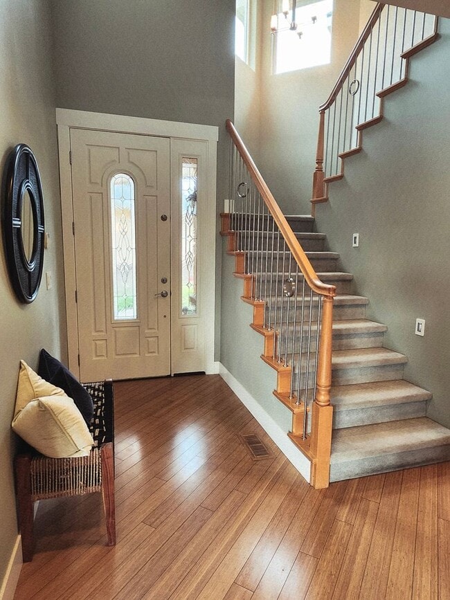 Building Photo - Experience Unmatched Luxury on the Columbia River!