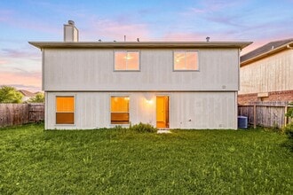 Building Photo - 21039 Vista Trail Ct