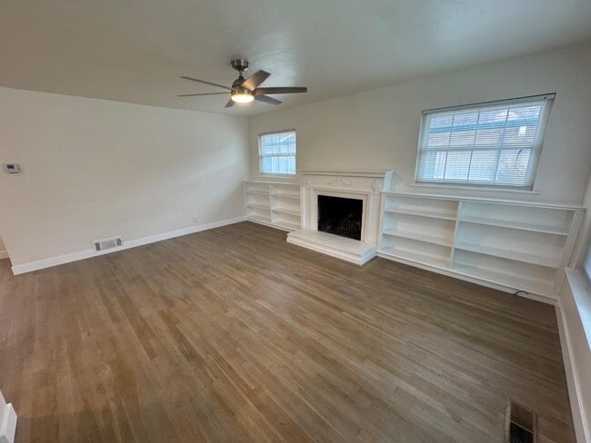 Building Photo - 429 Larkin St