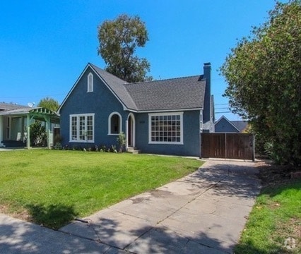 Building Photo - 5428 S Victoria Ave