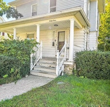 Building Photo - 33 Farmington Ave