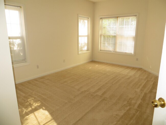 Foto del edificio - 8849 Fairview Bluff