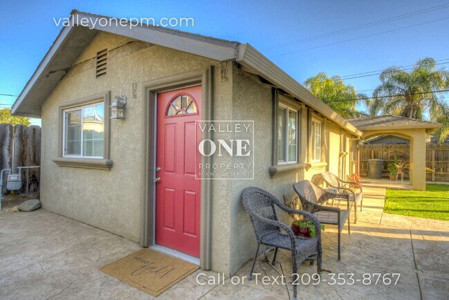 Building Photo - 1404 Teresa St