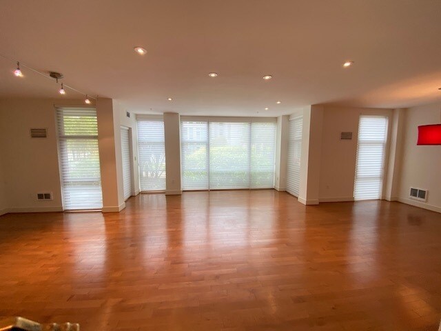 Foto del edificio - 235 Berry St