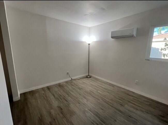 Building Photo - 2704 Muscupiabe Dr