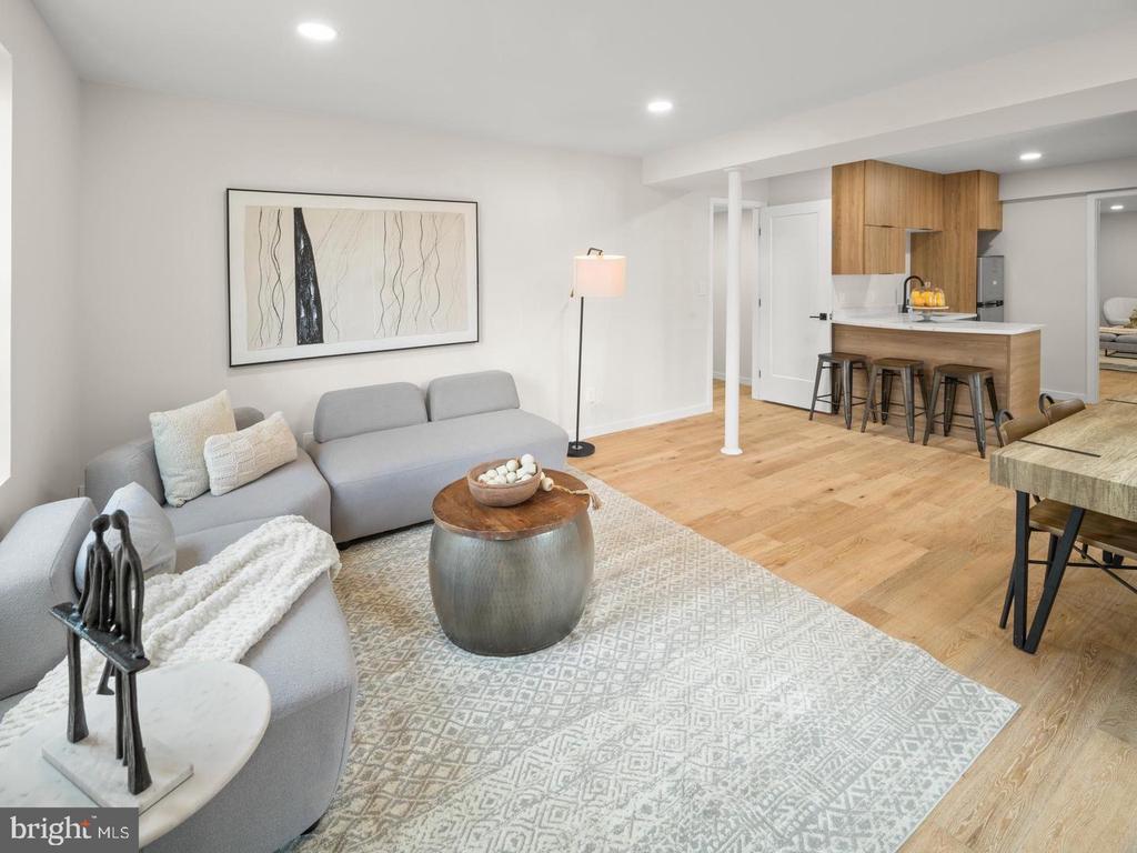 Foto principal - 8321 Raymond Ln