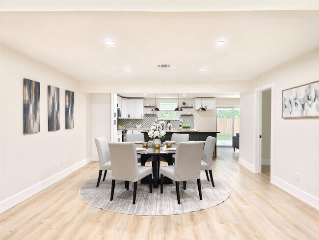 Building Photo - 9906 Bassoon Dr