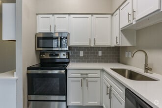 2 BR, 2 BA - 984 SF - Westmount at Mason Creek