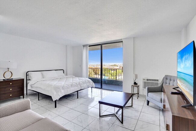 Building Photo - 777 NW 155th Ln