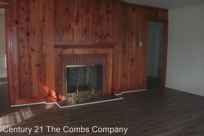 Building Photo - 2 br, 1 bath House - 500 N. Mercer Street