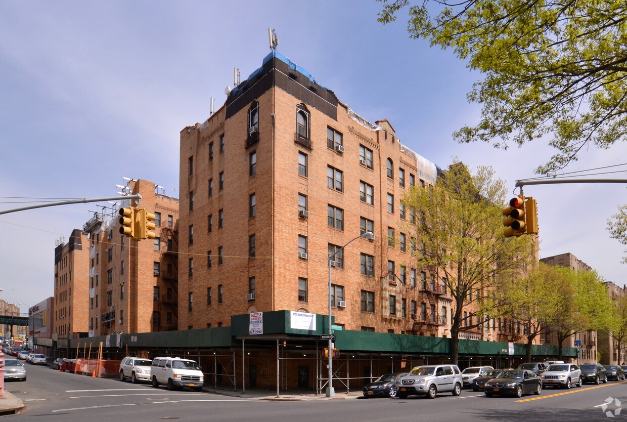 21002110 Bronx Park East Pelham Parkway Apartments Bronx, NY