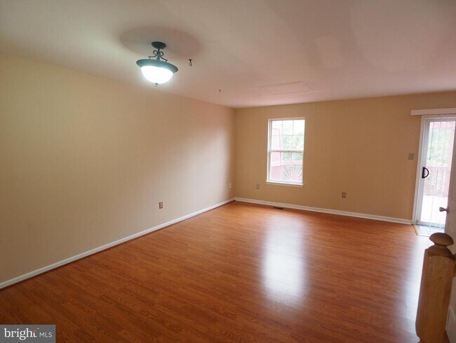 Foto del edificio - 7725 Cornerstone Way