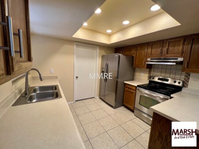 Foto del edificio - 2 bedroom plus den in beautiful Dobson Ranch!