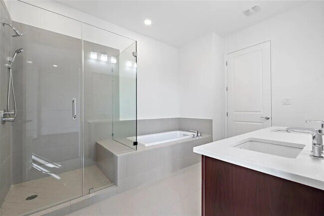 Foto del edificio - 4820 Caroline St