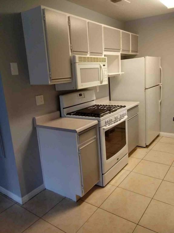 Foto del edificio - 2200 S Fort Apache Rd #1060