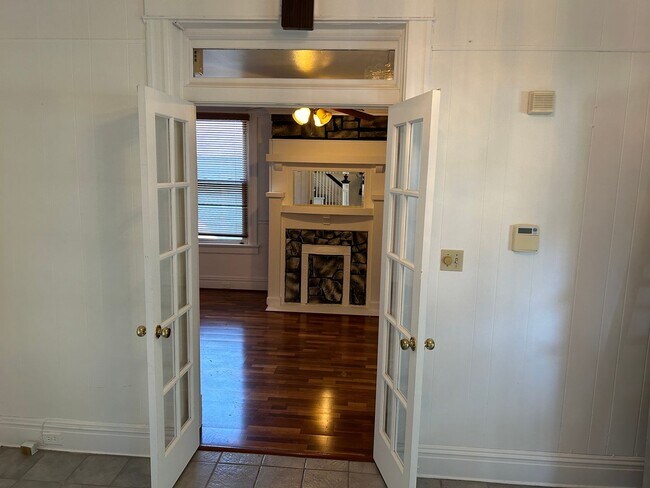 Foto del edificio - Charming 4-Bedroom Home in North Highland ...