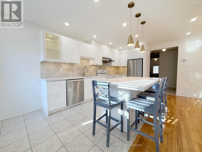 Photo du bâtiment - 1838 Imperial Way