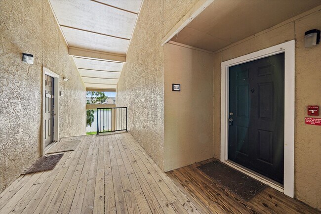 Building Photo - 4029 Crockers Lake Blvd
