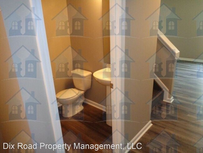 Building Photo - 4 br, 2.5 bath House - 414 McEwing Drive,