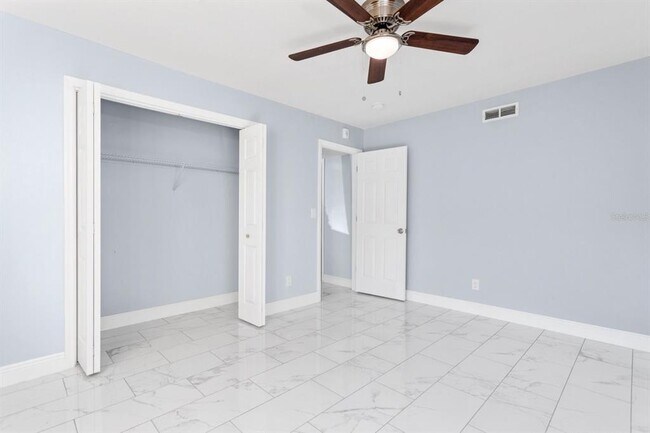 Foto del edificio - 647 N Keene Rd