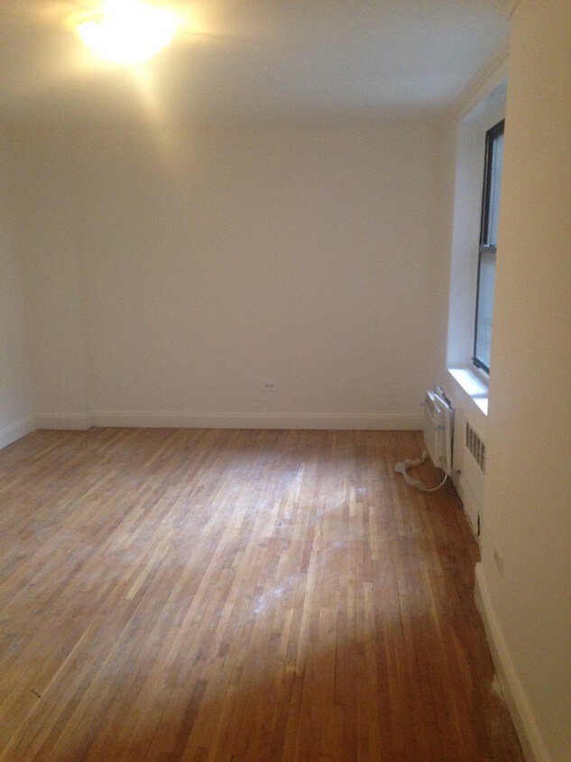 Primary Photo - 400 Rugby Rd