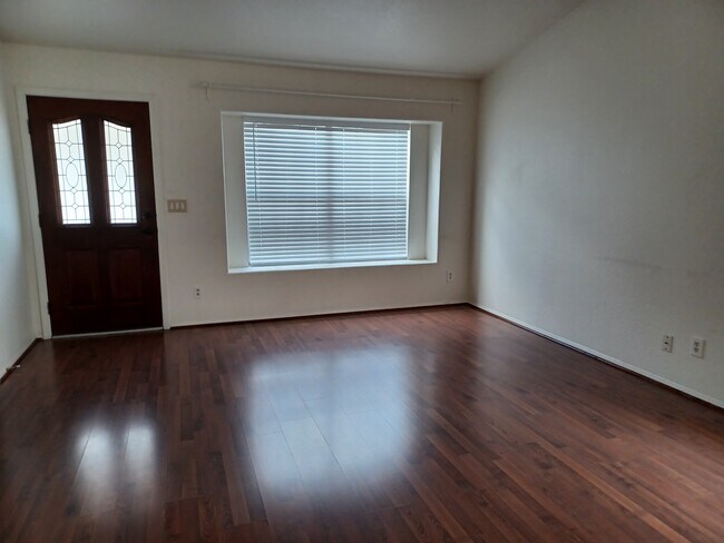 Foto del edificio - 7211 W Morrow Dr