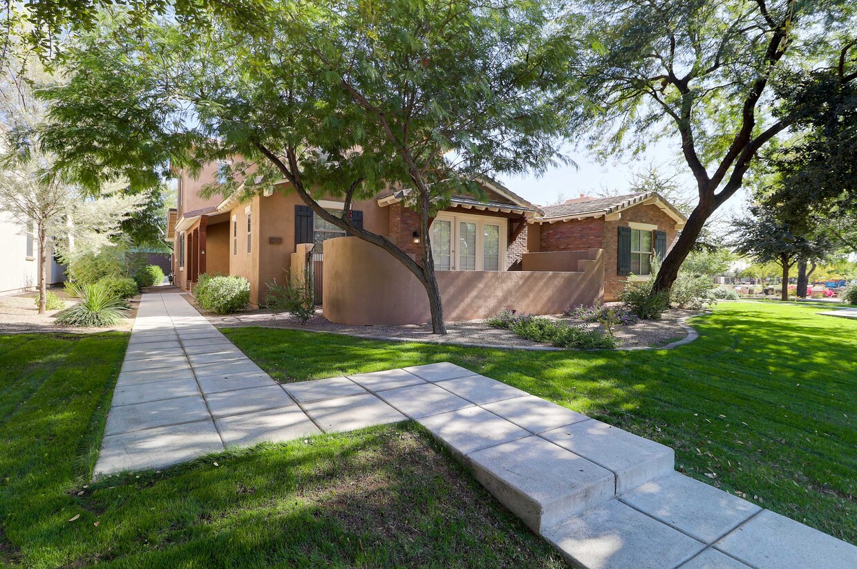 Primary Photo - 13313 N Founders Park Blvd