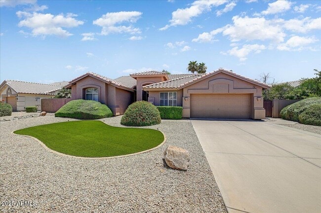 Building Photo - 13383 W Alvarado Dr