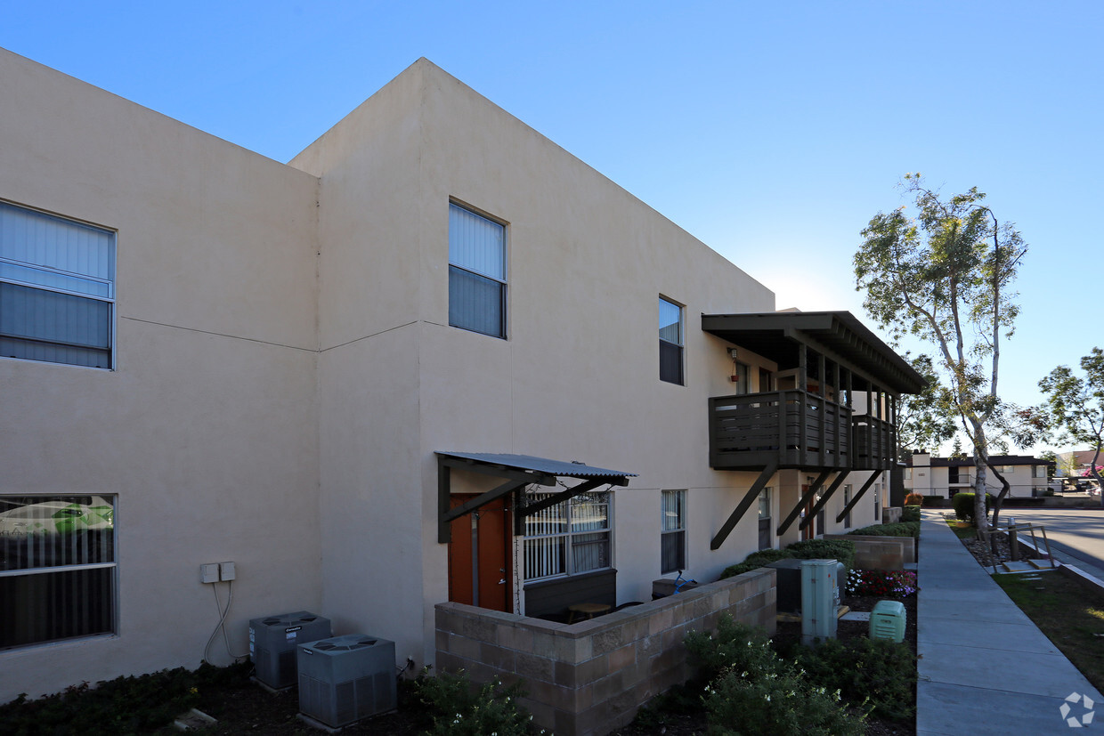 Foto del edificio - Eucalyptus View Apartments