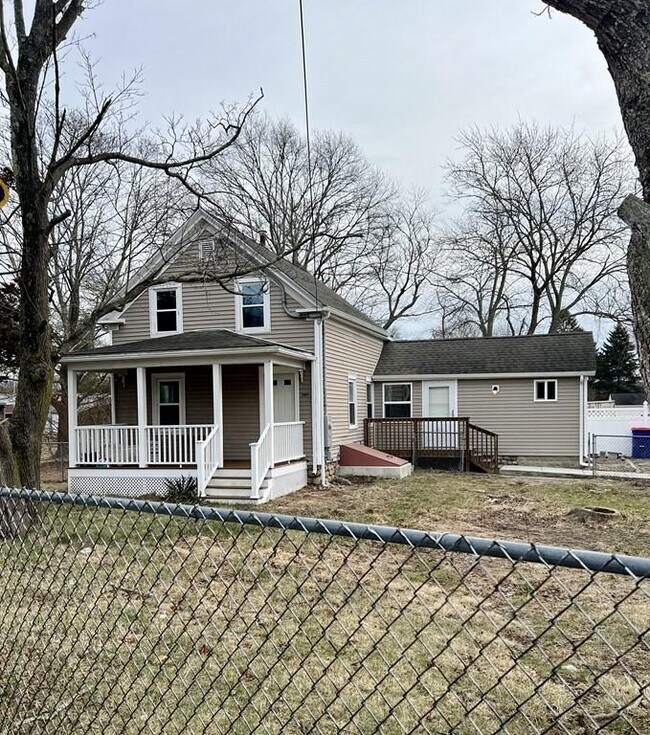 Building Photo - 4 bedroom in Wareham MA 02571