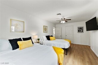 Building Photo - 1013 Francis Ave Building Photo - 1013 Francis Ave