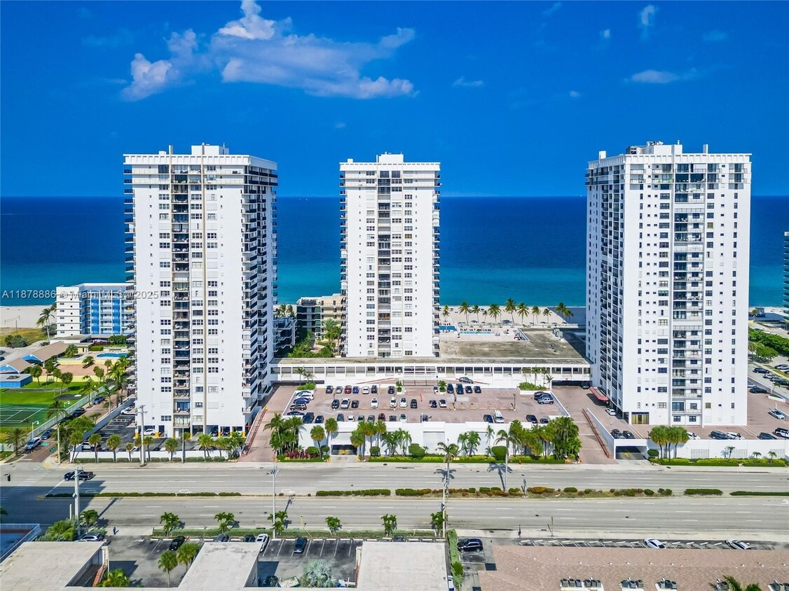 Primary Photo - 2201 S Ocean Dr